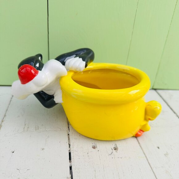 Vintage Tweety Bird and Sylvester Planter Warner Bros Collectible Figurine Vase - Picture 4 of 8